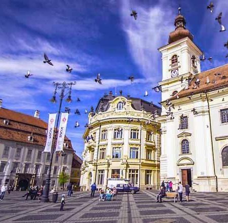 Luxury Center City Сибиу Экстерьер фото
