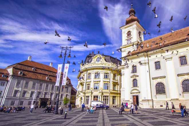 Luxury Center City Сибиу Экстерьер фото